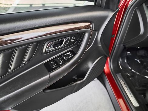Used 2017 Ford Taurus Limited FWD image 17