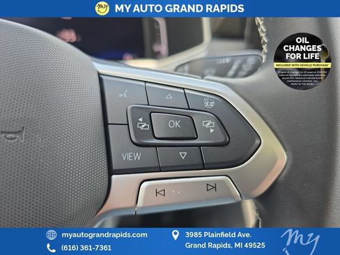 Used 2025 Volkswagen Taos SEL w/ Black Wheel Plus Package AWD/4WD image 15
