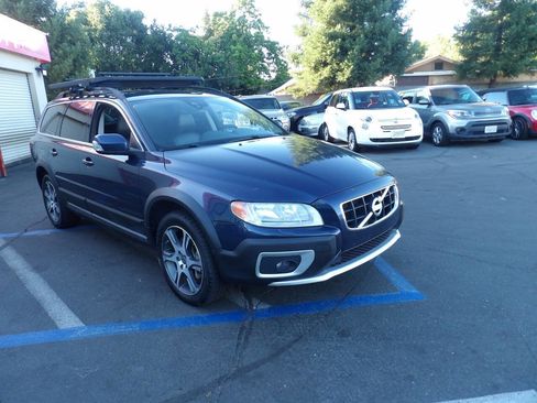 Used 2012 Volvo XC70 T6 AWD/4WD image 1