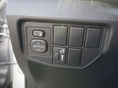 Used 2015 Toyota Prius Two image 25