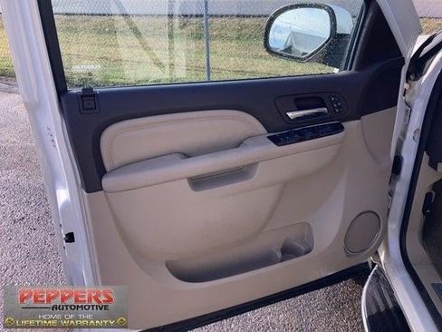 Used 2014 GMC Yukon Denali image 8