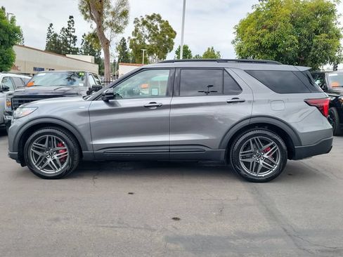 Used 2026 Ford Explorer ST-Line w/ ST-Line Street Pack RWD image 29
