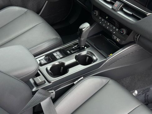 Certified 2026 Subaru Outback Premium AWD/4WD image 9