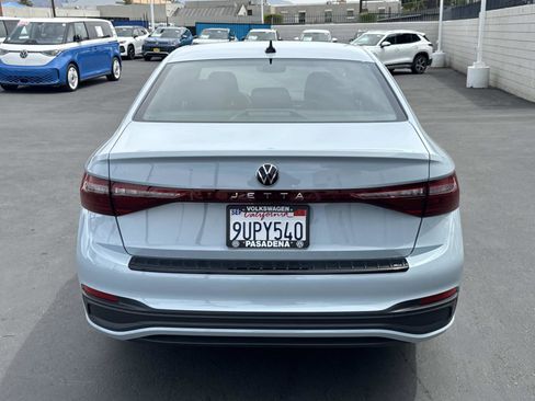 Used 2025 Volkswagen Jetta Sport FWD image 4