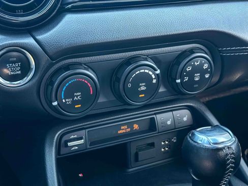 Used 2021 MAZDA MX-5 Miata RF Club image 28