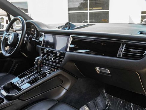 Used 2023 Porsche Macan image 14