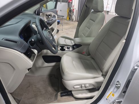 Used 2024 GMC Terrain Denali w/ Denali Premium Package image 15