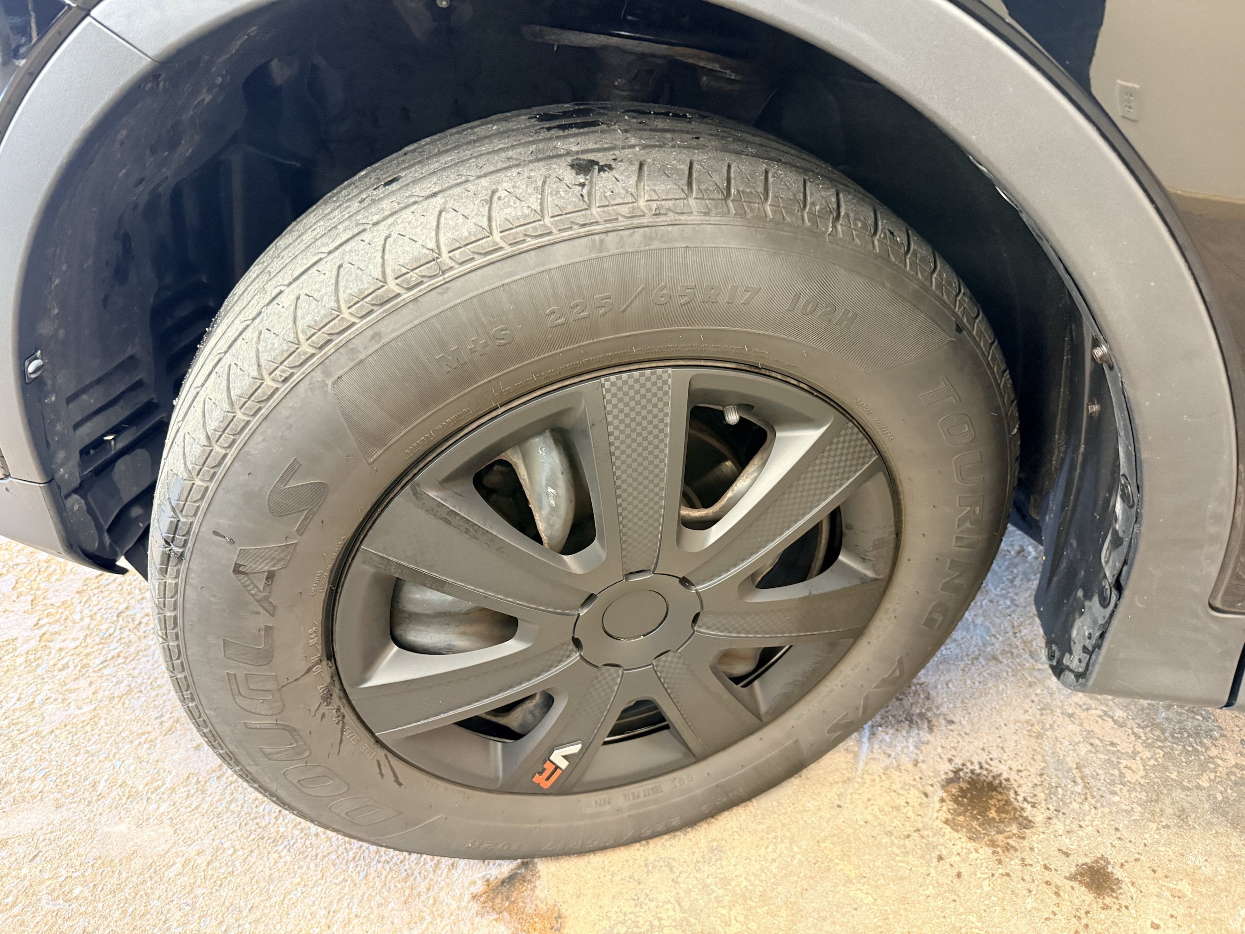 Used 2015 Toyota RAV4 LE AWD/4WD image 4