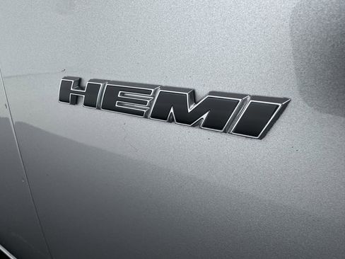 Used 2016 Dodge Charger R/T RWD image 19