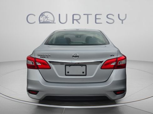 Used 2019 Nissan Sentra SV FWD image 4