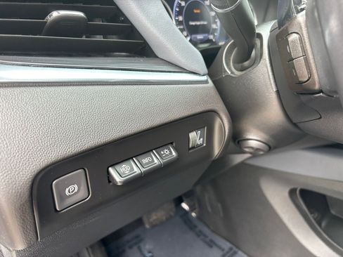 Used 2024 Buick Enclave Premium image 37