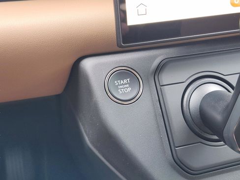New 2026 Land Rover Defender 110 X-Dynamic SE AWD/4WD image 16