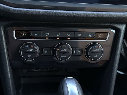 Used 2019 Volkswagen Tiguan SE w/ Panoramic Sunroof Package image 19