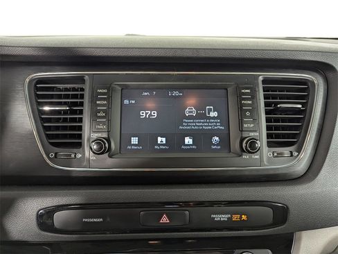 Used 2020 Kia Sedona LX image 25