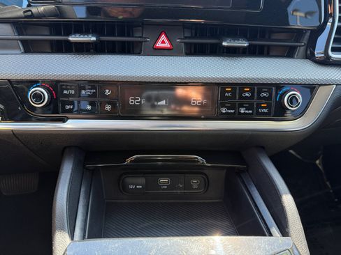 Used 2023 Kia Sportage LX AWD/4WD image 13