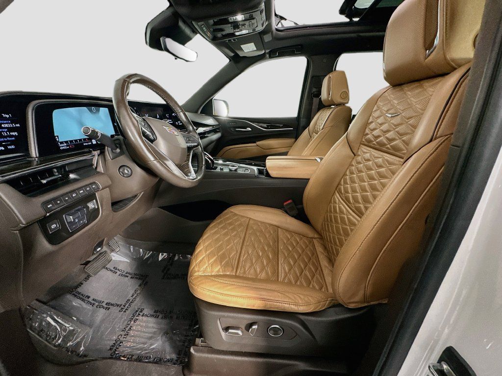 Used 2021 Cadillac Escalade Premium Luxury w/ Driver Assist Tech Package AWD/4WD image 5