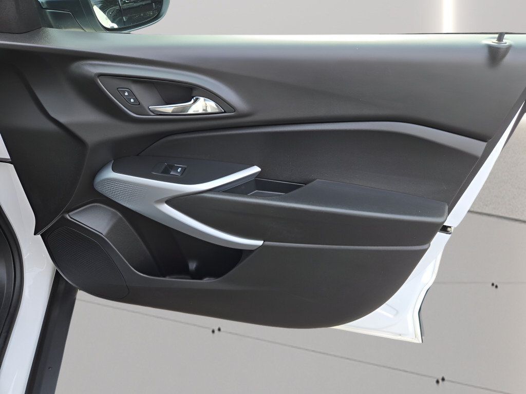 Certified 2024 Chevrolet Trax LS FWD image 5