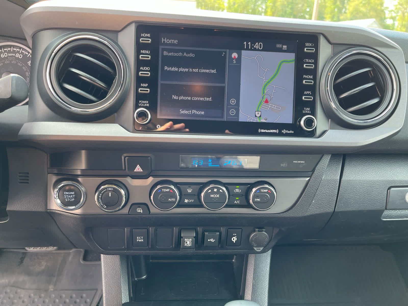 Used 2022 Toyota Tacoma TRD Sport AWD/4WD image 17