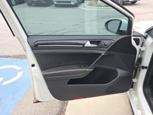 Used 2015 Volkswagen GTI SE image 10