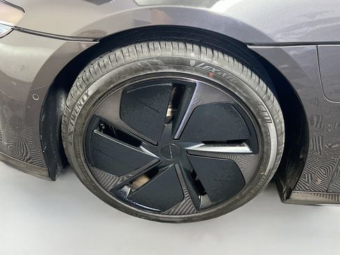 Used 2024 Lucid Air Touring AWD/4WD image 32