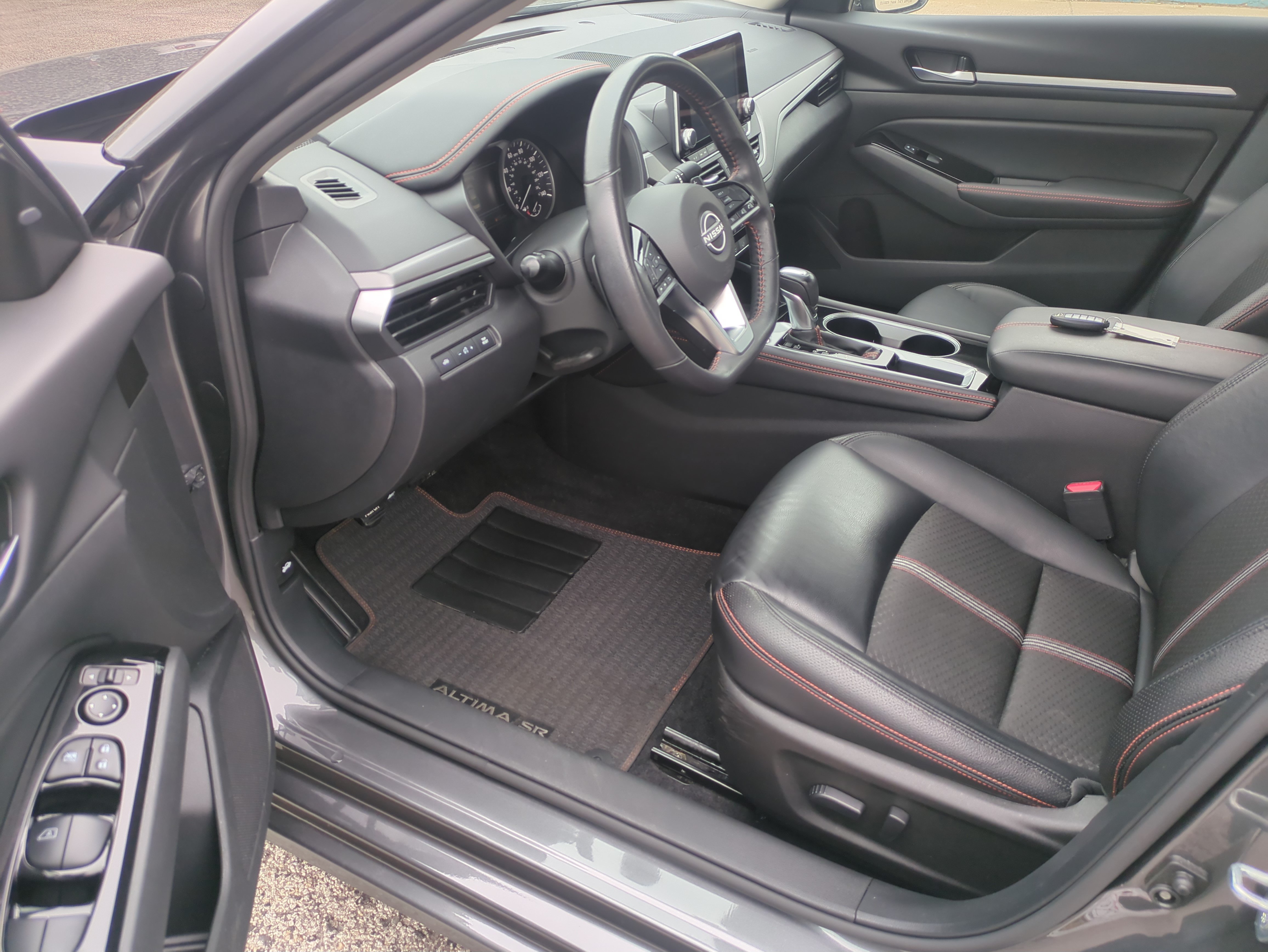 Used 2024 Nissan Altima 2.5 SR FWD image 8