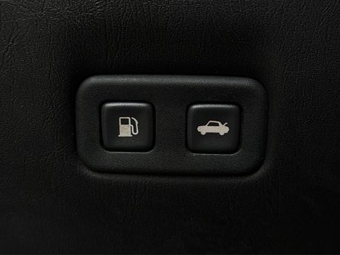 Used 2004 Cadillac XLR RWD image 46