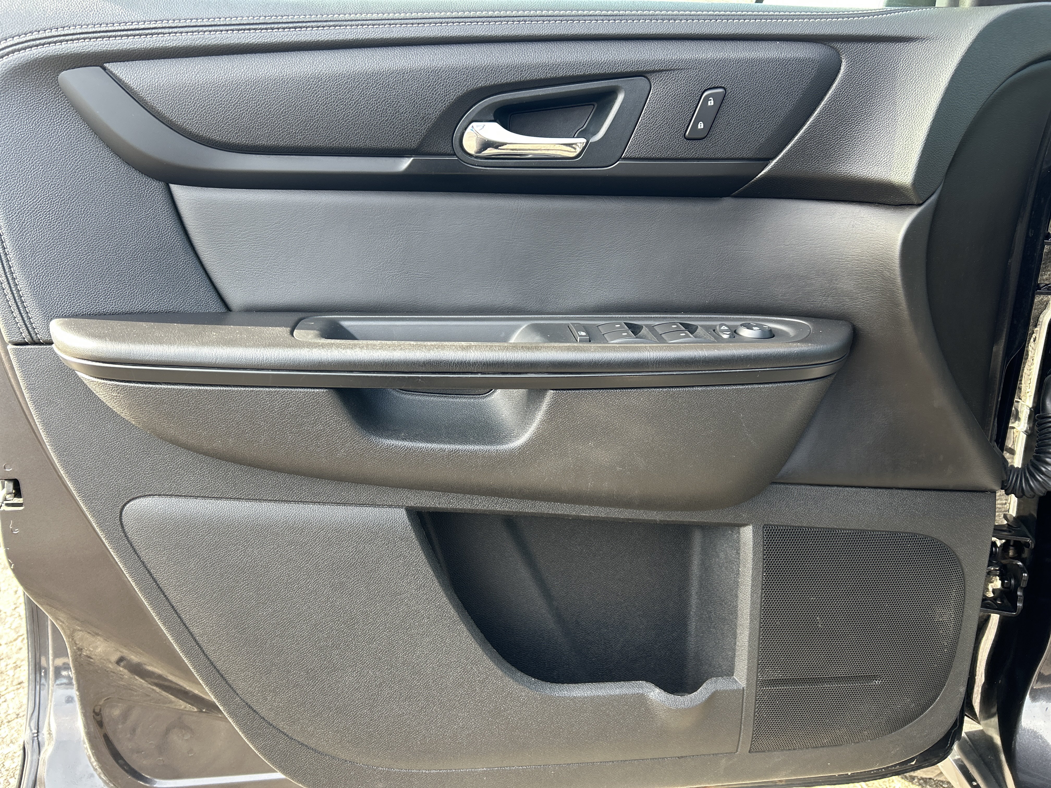 Used 2016 GMC Acadia SLE AWD/4WD image 9