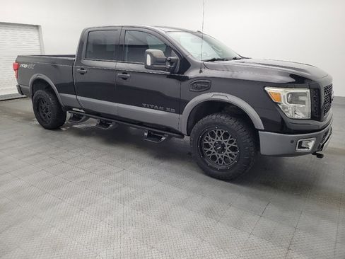 Used 2016 Nissan Titan PRO-4X w/ Pro-4x Convenience Package image 11