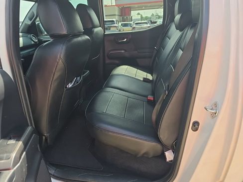Used 2023 Toyota Tacoma TRD Off-Road w/ Technology Package AWD/4WD image 13