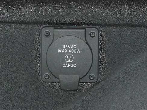 Used 2025 RAM 2500 Laramie AWD/4WD image 36