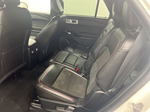 Used 2022 Ford Explorer ST-Line image 11