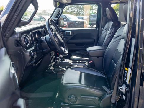 Used 2021 Jeep Wrangler Unlimited Sahara AWD/4WD image 11