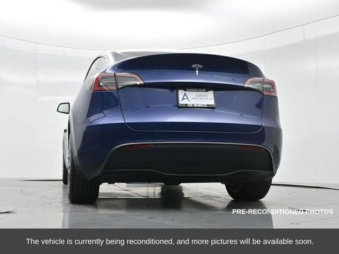 Used 2025 Tesla Model Y Long Range image 49