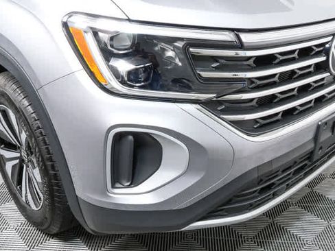 Certified 2025 Volkswagen Atlas SE image 39