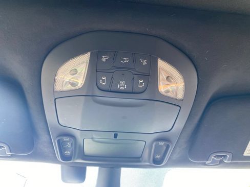 Used 2021 Chrysler Pacifica Pinnacle FWD image 26
