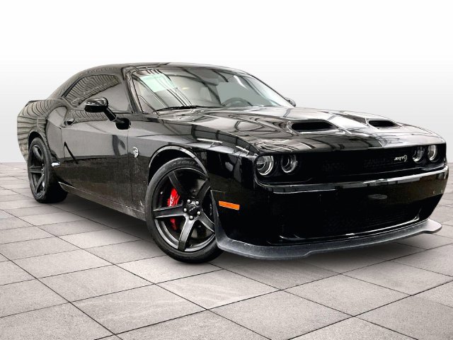 Used 2022 Dodge Challenger SRT Hellcat w/ Plus Package RWD image 2