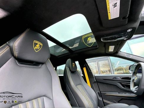 Used 2025 Lamborghini Urus SE image 19