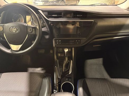 Used 2018 Toyota Corolla SE FWD image 14