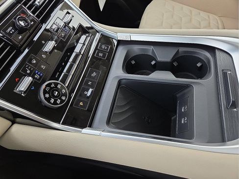 New 2025 Nissan Armada Platinum Reserve image 25