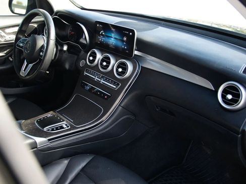 Used 2021 Mercedes-Benz GLC 300 image 24