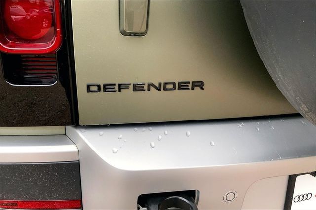 Used 2024 Land Rover Defender 110 SE AWD/4WD image 8