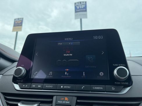 Used 2025 Nissan Altima 2.5 SR FWD image 16
