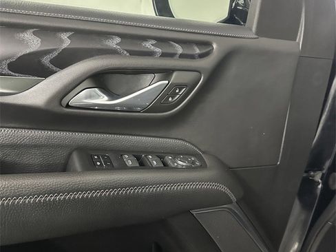 Used 2023 GMC Yukon XL Denali image 10