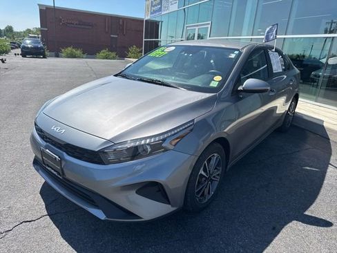 Certified 2023 Kia Forte LXS FWD image 4