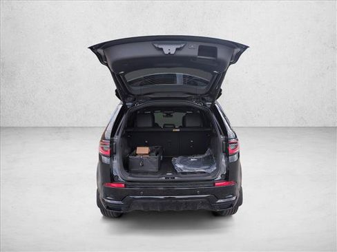 Used 2024 Land Rover Discovery Sport Dynamic SE image 11