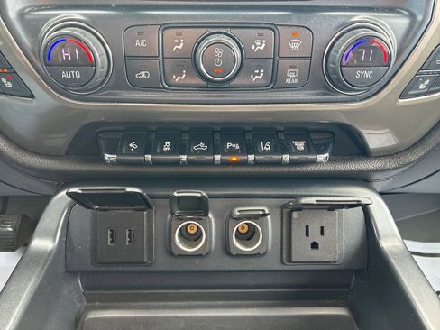 Used 2018 Chevrolet Silverado 2500 High Country image 27