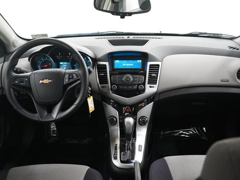 Used 2014 Chevrolet Cruze LS FWD image 13