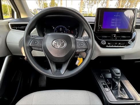 Used 2026 Toyota Corolla Cross L image 5