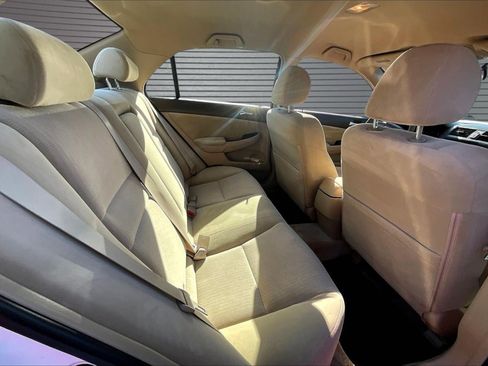 Used 2004 Honda Accord LX image 24