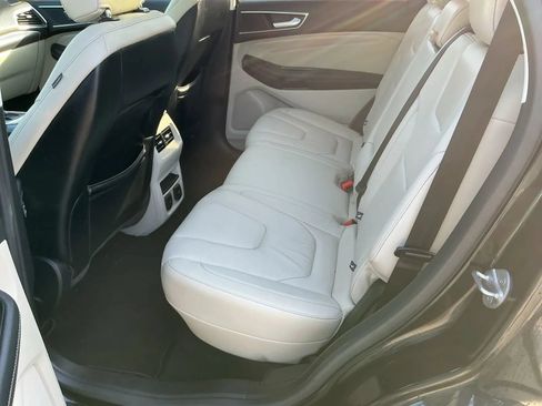 Used 2015 Ford Edge Titanium w/ Technology Package FWD image 12